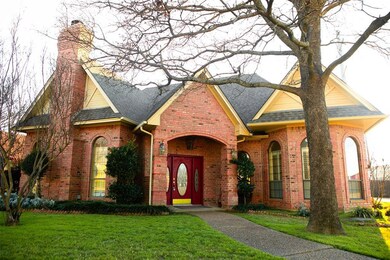 2633 Brookridge Dr, Hurst, TX 76054 - photo 2