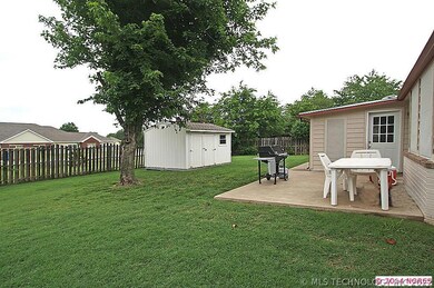 3918 S Sycamore Place, Broken Arrow, OK 74011 - photo 5