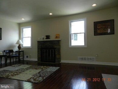 917 Larchmont Ave, Capitol Heights, MD 20743 - photo 2