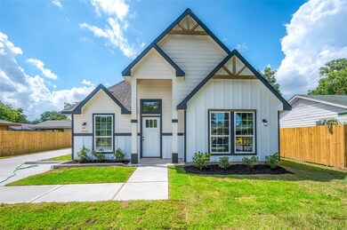 7425 Caddo Rd, Houston, TX 77016 - photo 6