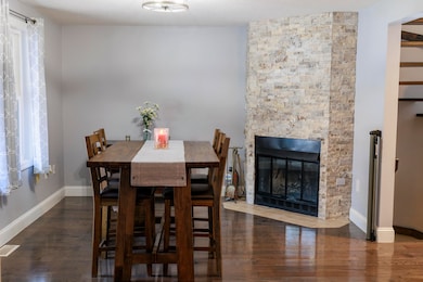 11 Stacey Cir, Windham, NH 03087 - photo 2