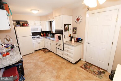 3656 Genesee Dr, Philadelphia, PA 19154 - photo 7