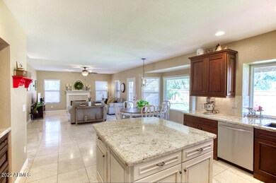 138 E Maria Ln, Tempe, AZ 85284 - photo 7