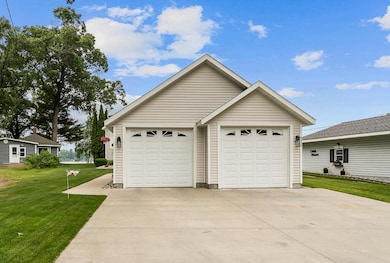2991LakeshoreRd-2LoRes