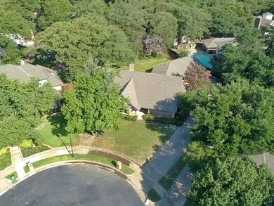 201 Pheasant Ct, Bedford, TX 76021 - photo 4