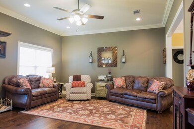 04 Living Room
