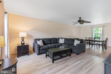 2039 Foxwood Dr, Columbia, PA 17512 - photo 5