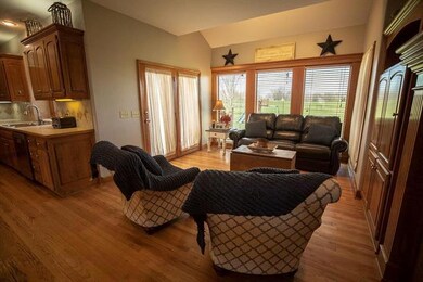 608 Horizon Pkwy, Raymore, MO 64083 - photo 4