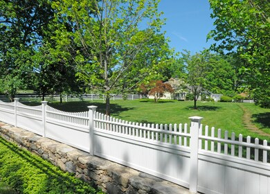 441 Round Hill Rd, Greenwich, CT 06831 - photo 3