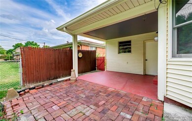 2417 Zurschmeide Dr, New Albany, IN 47150 - photo 3