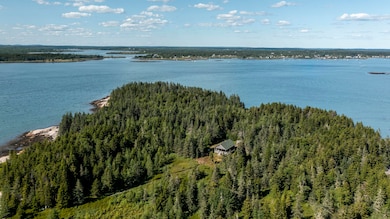 Pomp Island, Beals - Private camp on Moo