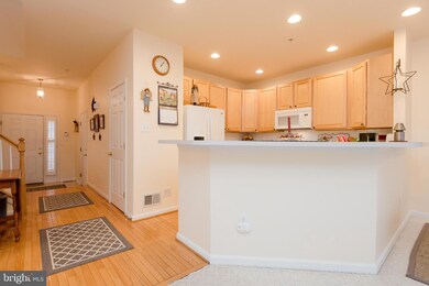 2568 Running Wolf Trail, Odenton, MD 21113 - photo 5