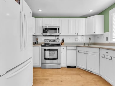 47 Warren St unit 47A, Newburyport, MA 01950 - photo 7