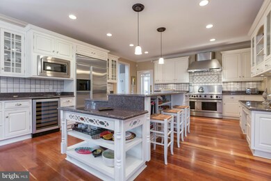 5308 Chandley Farm Cir, Centreville, VA 20120 - photo 6