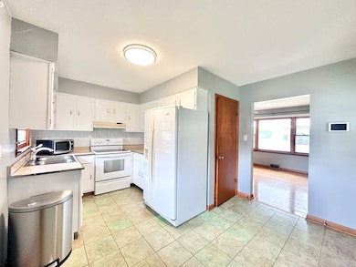 504 S Shadowood Ln, Princeton, WV 24740 - photo 5