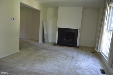 14838 Belle Ami Dr, Laurel, MD 20707 - photo 5