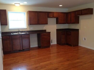 13 Cardinal Ln, Carpentersville, IL 60110 - photo 3