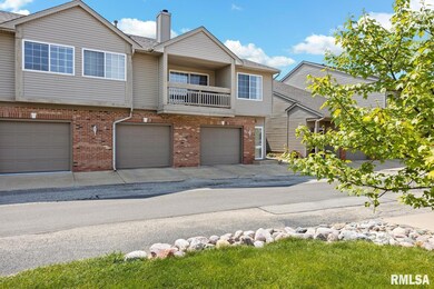 4517 N Thornhill Dr unit 207C, Peoria, IL 61615 - photo 2