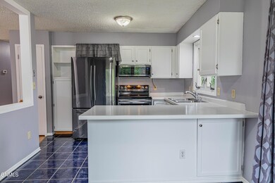 2201 12th Ave SE - MLS Size-18