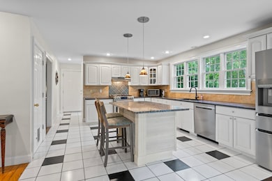 10 Thistleberry Ln, York