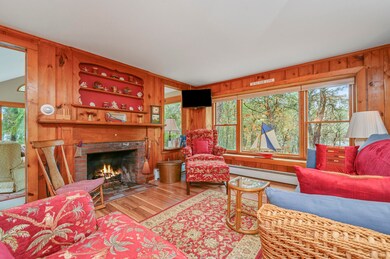 002-photo-living-room-8031793
