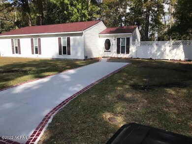 329 Lakewood Dr, Jacksonville, NC 28546 - photo 2