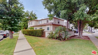 Beautifully landscaped corner lot! Circle Drive &