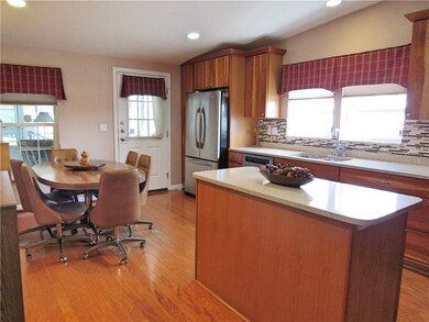 5601 Arrowhead Dr, Zephyrhills, FL 33542 - photo 5