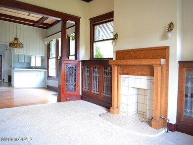 12701MainLivingRoom2-Empty.