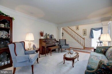 2851 Chevoit Hill Ct, Woodbridge, VA 22191 - photo 4