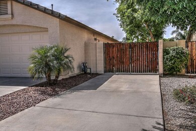 3311 W Walter Way Phoenix AZ-large-003-2