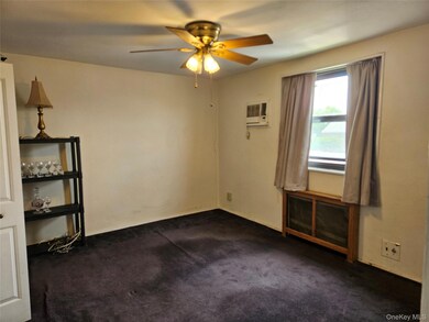 17-24 201st St unit 2-120, Whitestone, NY 11357 - photo 6