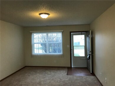 98 Meadow Creek Blvd E, Whiteland, IN 46184 - photo 4