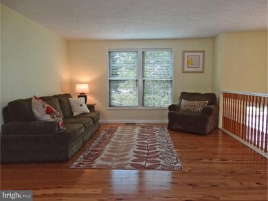 136 Independence Dr, Morrisville, PA 19067 - photo 4