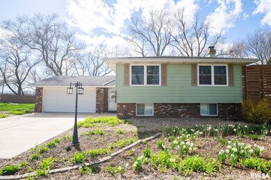 15711 N Mccabe Dr, Chillicothe, IL 61523 - photo 2