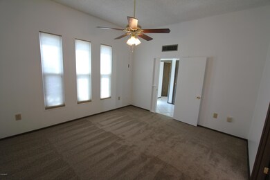 10652 W Pineaire Dr, Sun City, AZ 85351 - photo 7