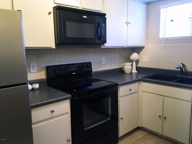 Black & stainless appliances