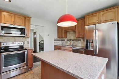 8909 Rene St, Lenexa, KS 66215 - photo 7