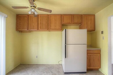 909 SW Central Ave, Grants Pass, OR 97526 - photo 4