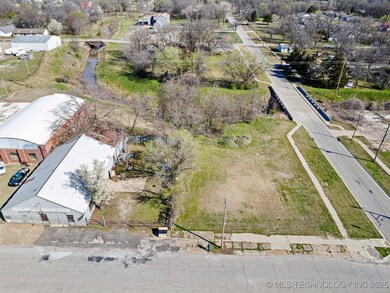 311 E 5th St, Okmulgee, OK 74447 - photo 4