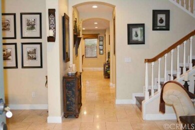 Massive travertine flooring