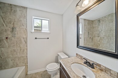 16922 Forest Bend Ave, Friendswood, TX 77546 - photo 7