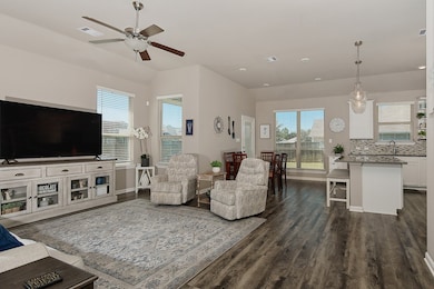 305 Brocks Ct, Montgomery, TX 77356 - photo 4