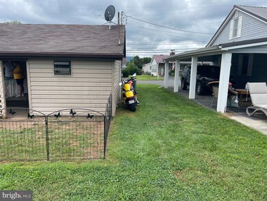 236 S Elm St, Moorefield, WV 26836 - photo 3