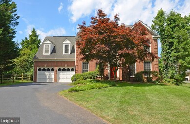 15470 Waters Creek Dr, Centreville, VA 20120 - photo 2