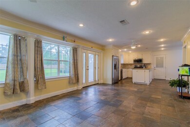 3603 Hummingbird Ln, Alvin, TX 77511 - photo 6