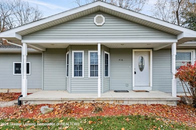 416 Riverview Dr, Dewitt, MI 48820 - photo 2