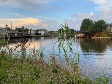 Clipper Dr and Eden ISle Canal