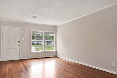 1566 Sue Barnett Dr, Houston, TX 77018 - photo 7