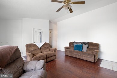 9 Honeysuckle Dr, Newark, DE 19702 - photo 5